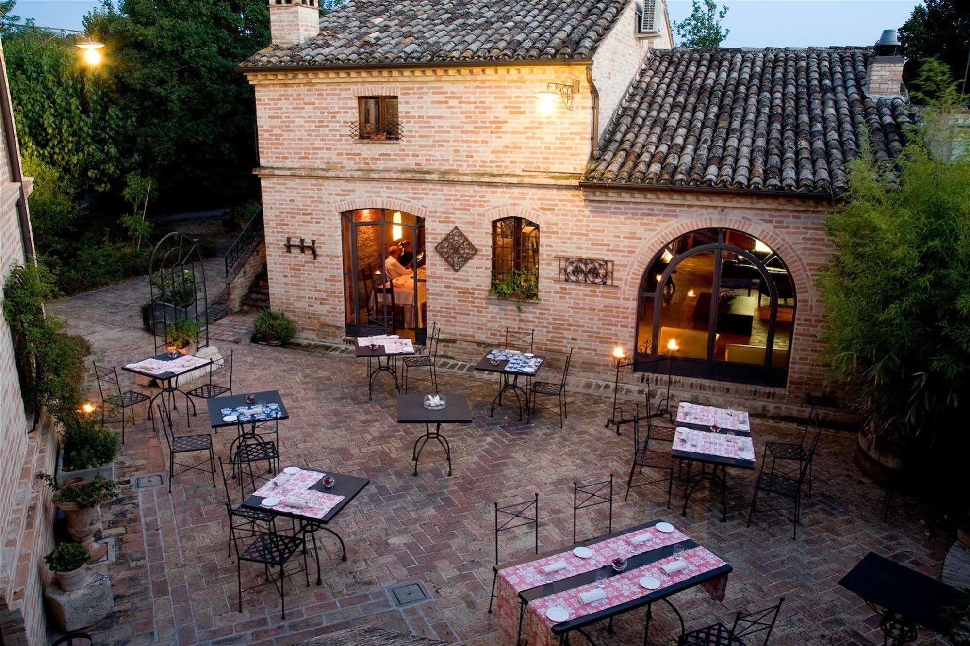 Albergo Le Case Macerata Exteriör bild